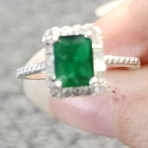 Silvertone and Green Gemstone Ring